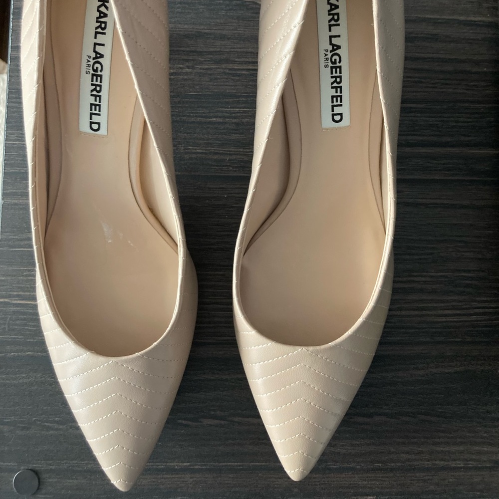 Karl Lagerfeld - Rosette Leather Pumps. Comfy! New. I’m sorry, there’s no box.